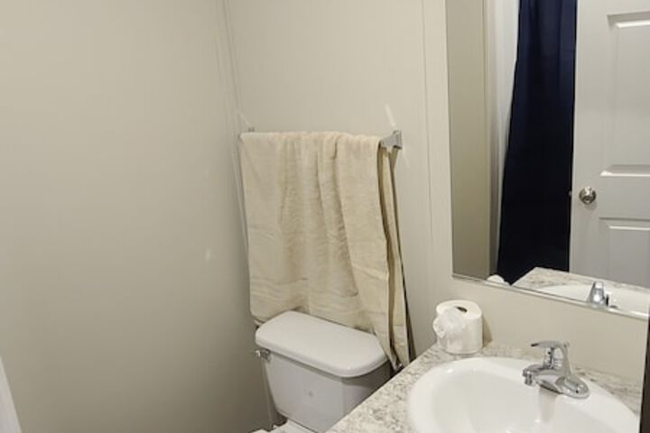 Room 33 of 46