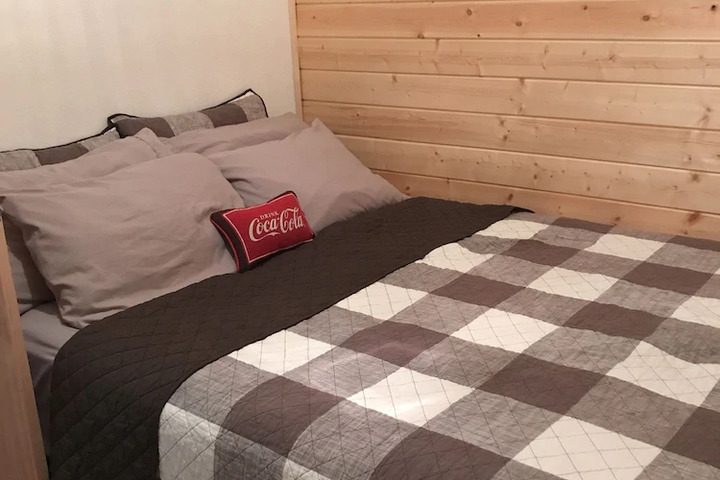 Room 2 of 3