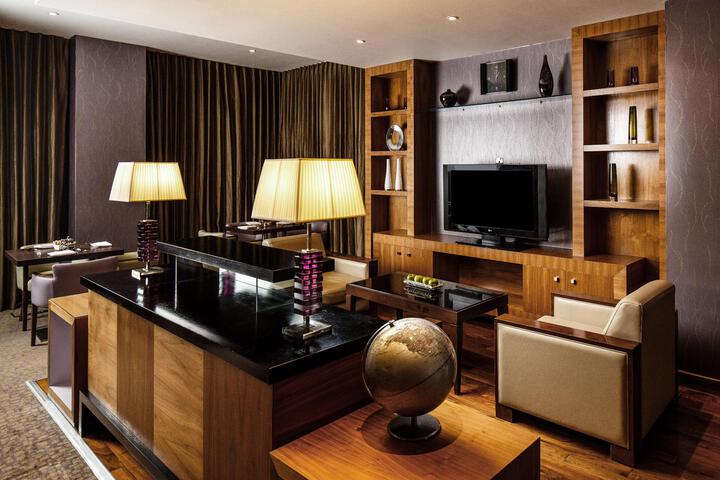 Room 121 of 299