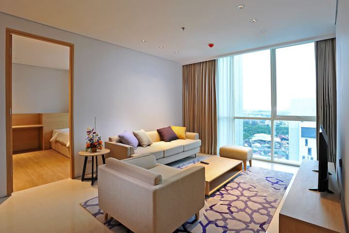 Room 32 of 65