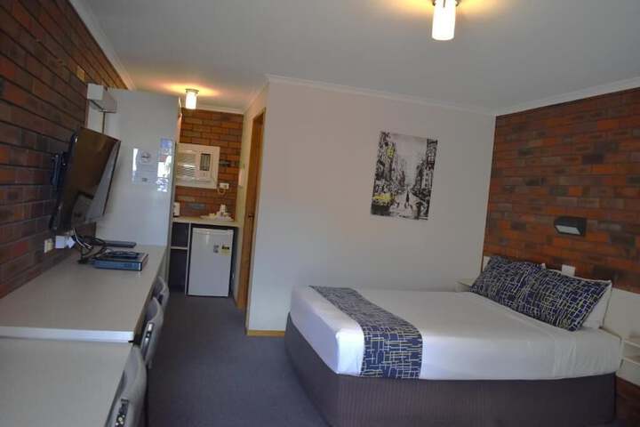 Room 3 of 23