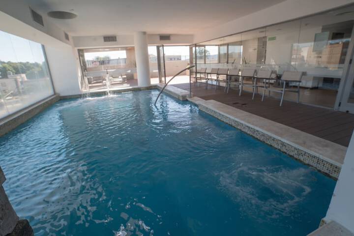 Pool 41 of 85