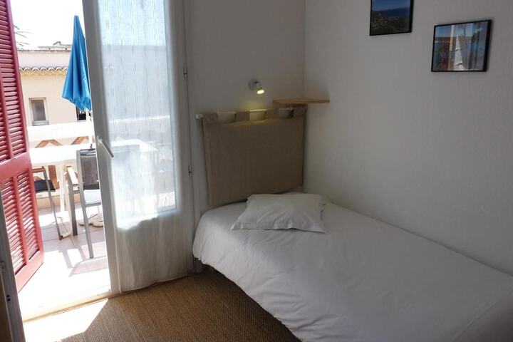 Room 28 of 43