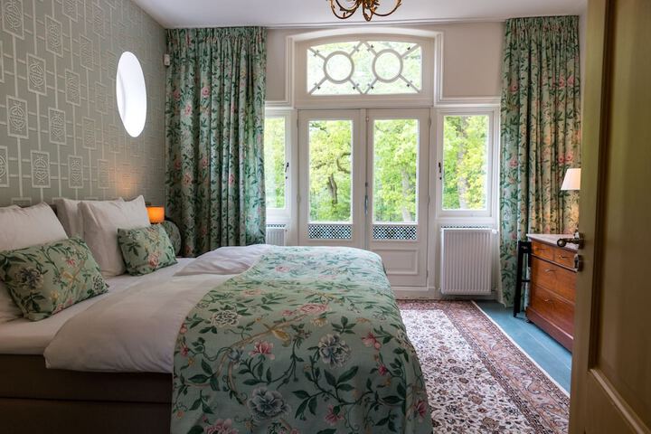 Room 7 of 19