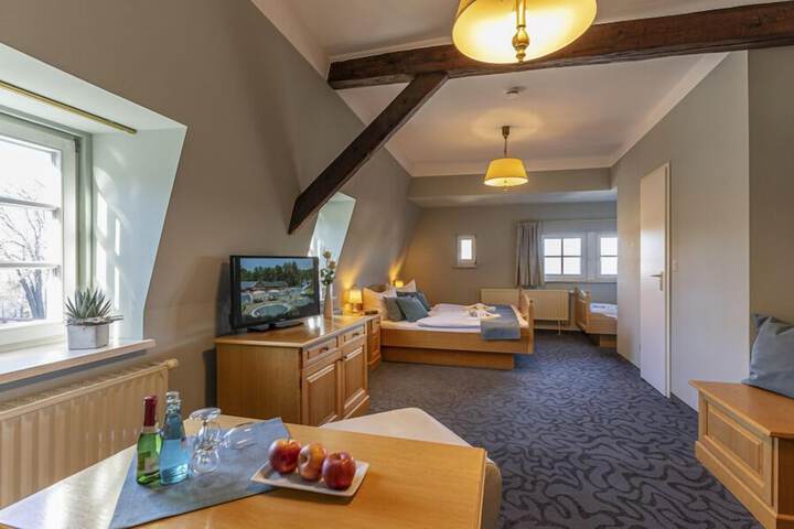 Room 4 of 23