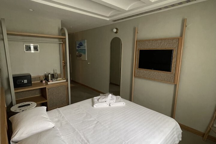 Room 26 of 64