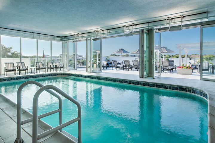 Hotel Pool