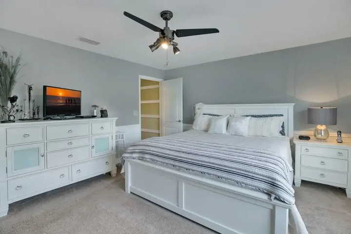 Room 6 of 24