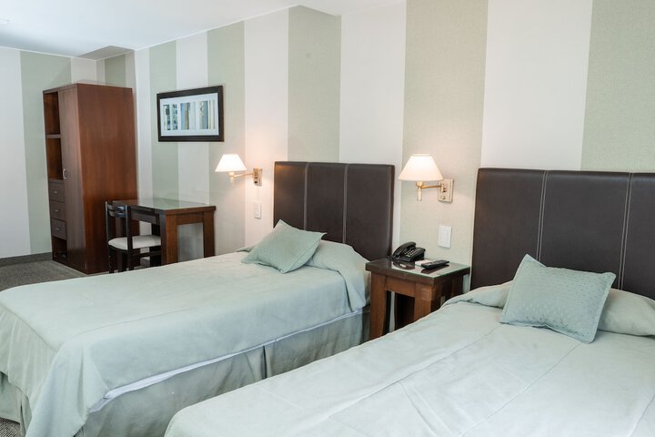 Room 9 of 65