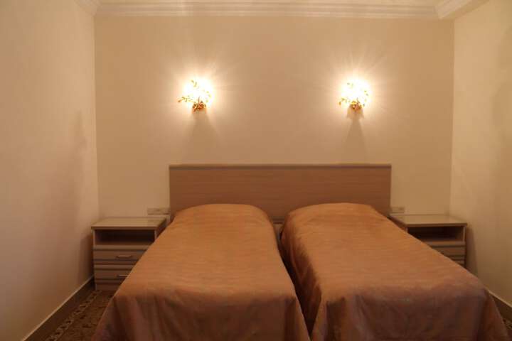 Room 18 of 28