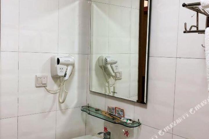 Xiangxiang Holiday Hotel