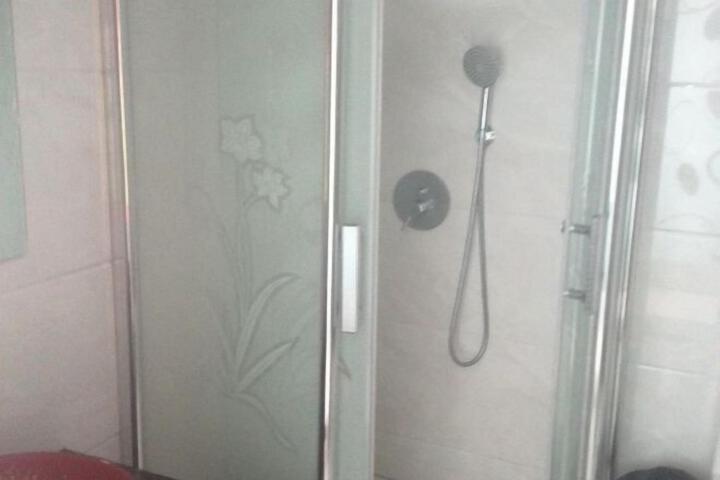 Room 3 of 10