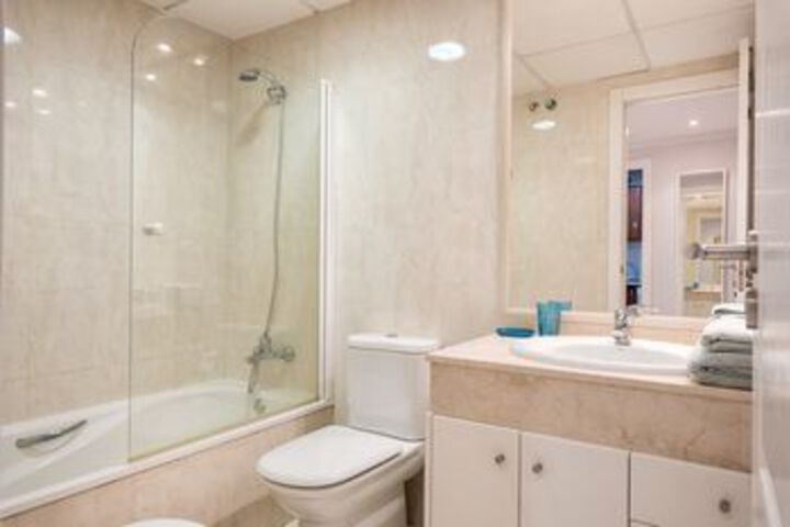Room 2 of 23