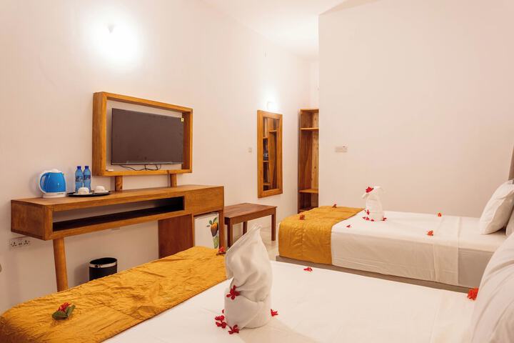 Room 15 of 163