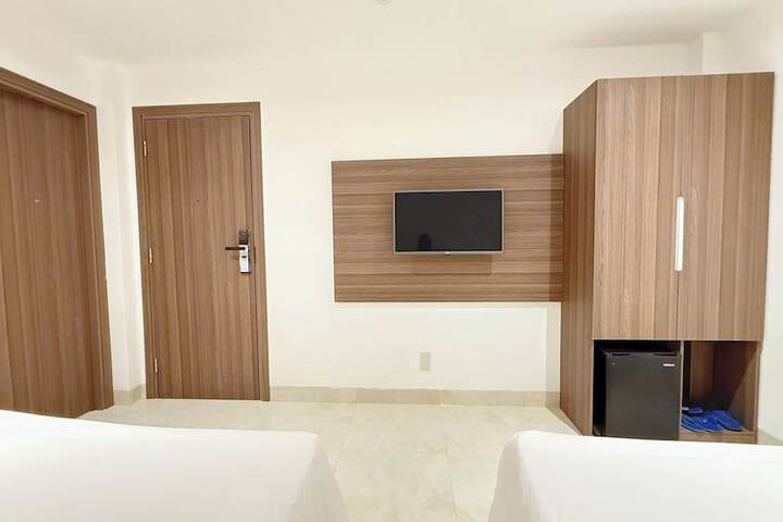 Room 17 of 32
