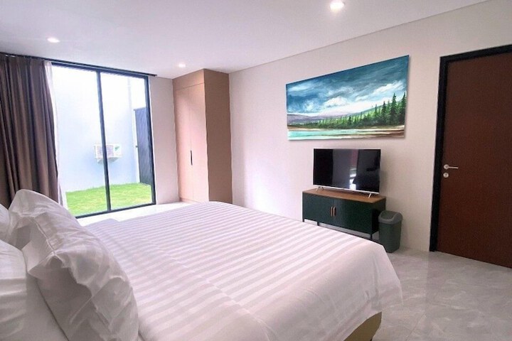 Room 5 of 14