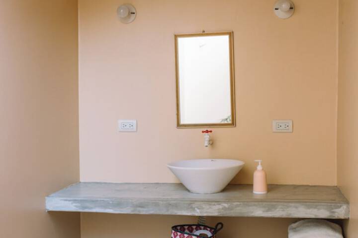 Room 10 of 28