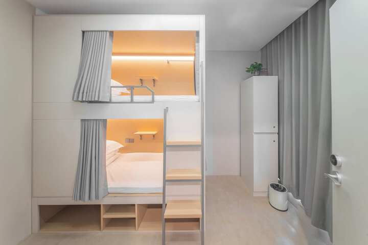 Room 18 of 61