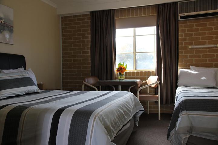 Room 17 of 35