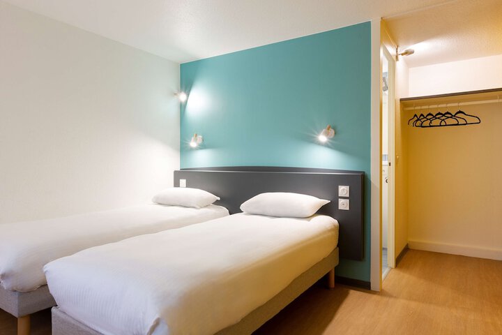 Room 9 of 36