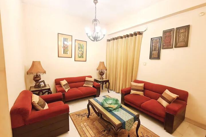 Room 2 of 6