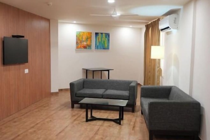 OASIS SUITES