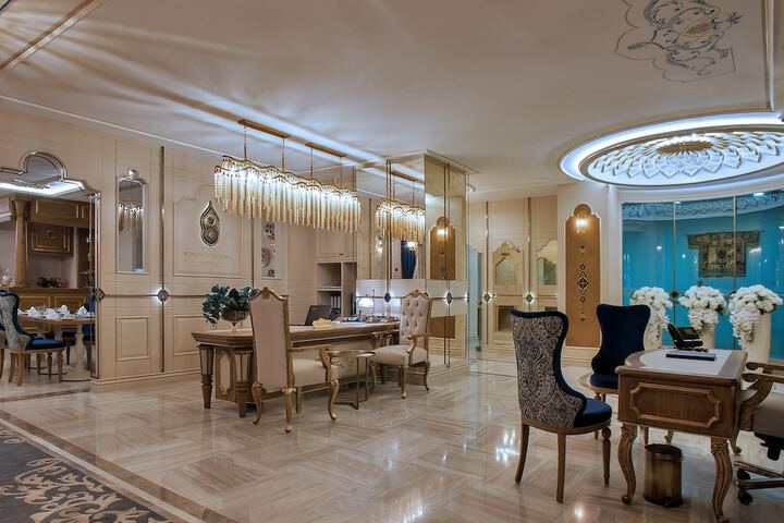 Entrance & Lobby