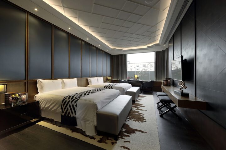Room 18 of 42