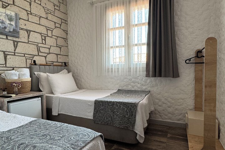 Room 46 of 124