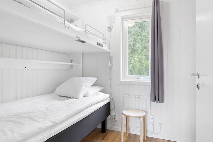 Room 15 of 50