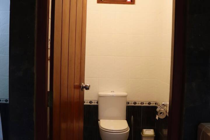 Room 28 of 53