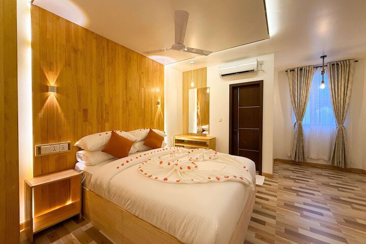 Room 7 of 11