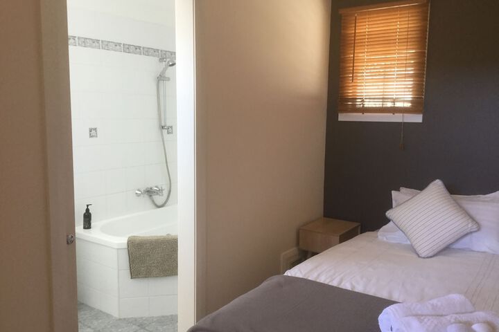 Room 2 of 20