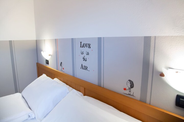 Room 48 of 78