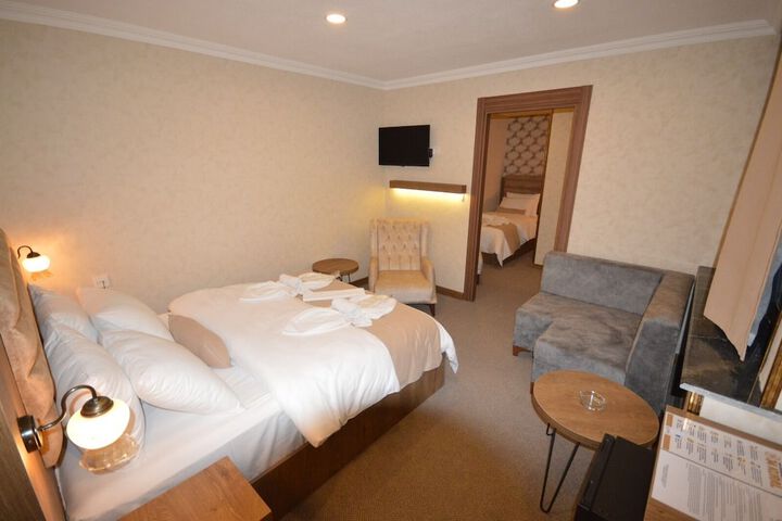 Room 8 of 39
