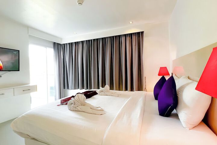 Room 27 of 78