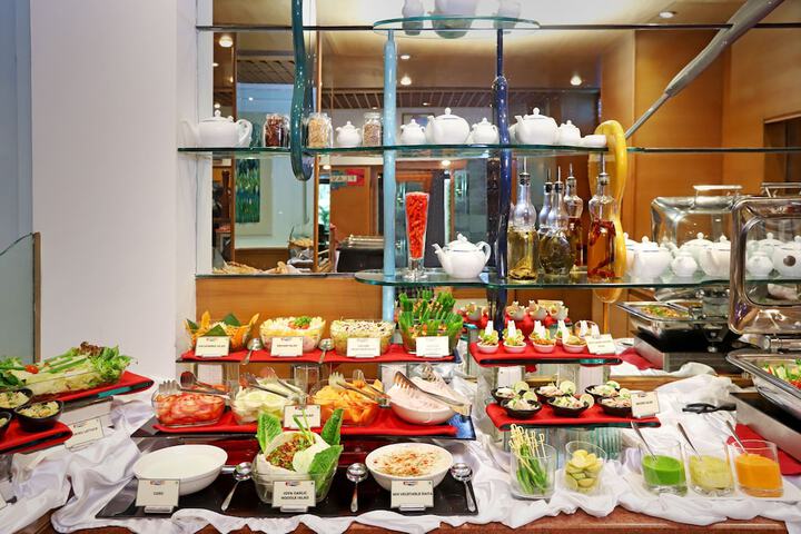 Dining 49 of 70