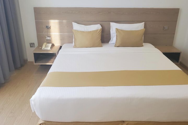 Room 12 of 74