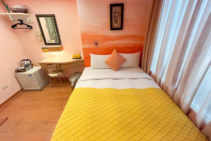 Room 25 of 39