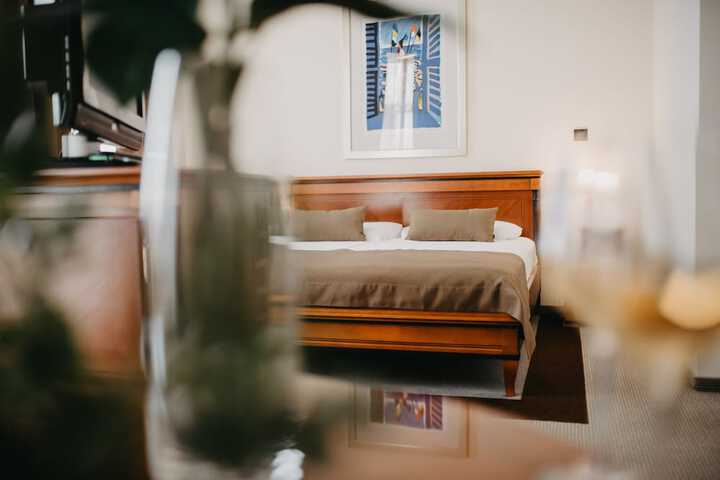 Room 12 of 65