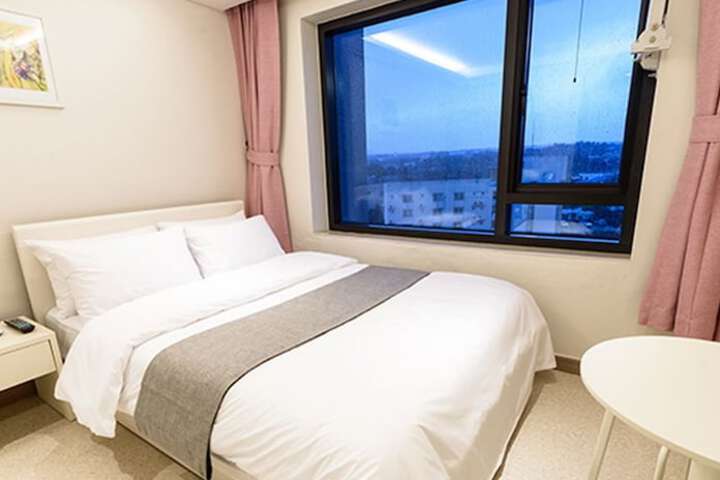 Room 8 of 43