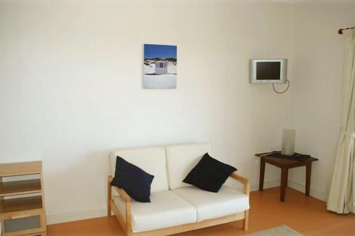 Room 9 of 19