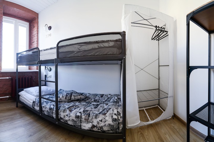 Room 3 of 140