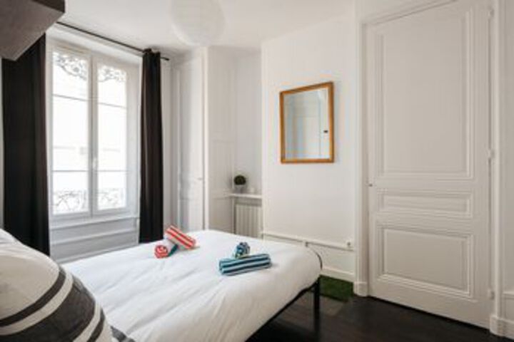 Room 5 of 10