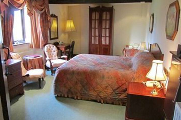 Room 4 of 14