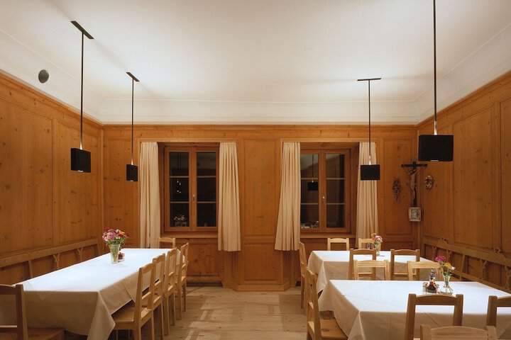 Dining 41 of 47