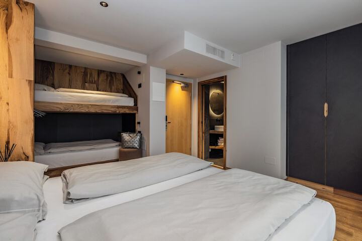 Room 30 of 54
