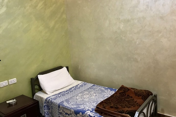 Room 9 of 25