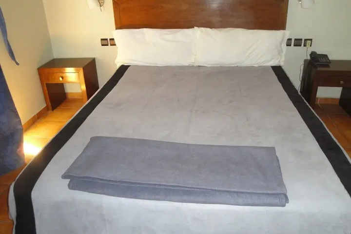 Room 2 of 12