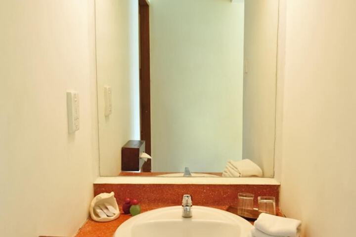 Room 18 of 32